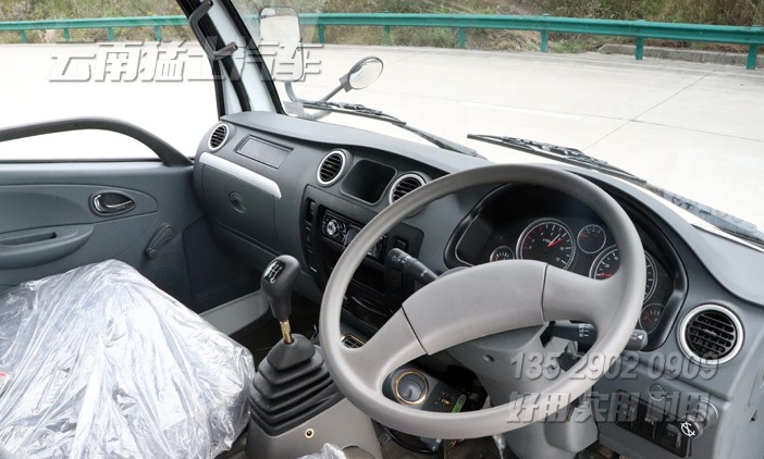 东风小四驱,右舵卡车,东风轻卡,东风福瑞卡,四驱越野卡车,四驱越野底盘
