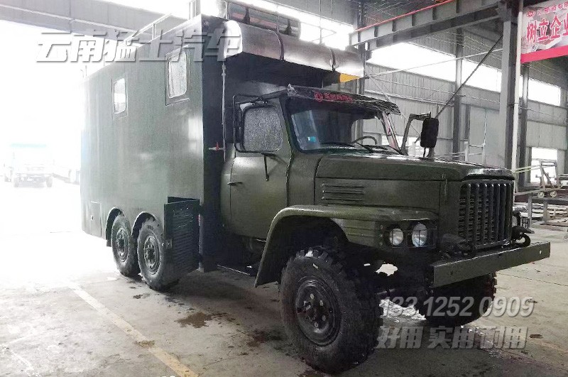 东风炊事车,移动厨房车,EQ2082E6D,后勤保障车,户外烹饪就餐