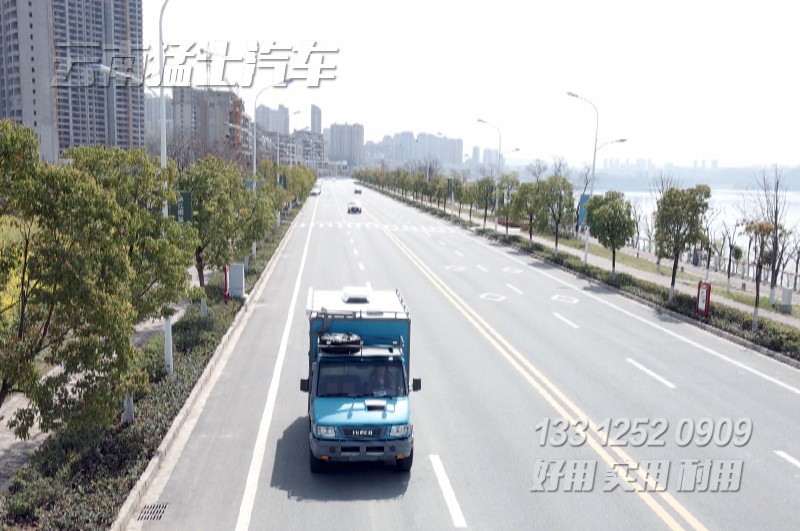 依维柯房车,四驱越野房车,自行式房车,房车露营,定制款房车,房车设计,房车改装