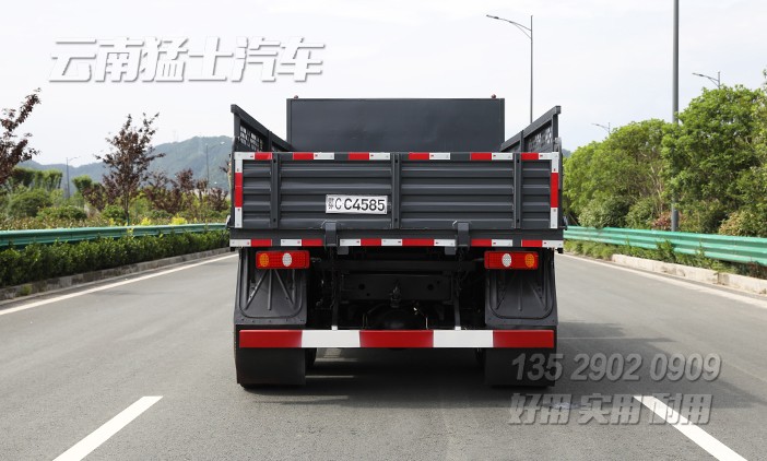 5吨自卸货车,6*6越野自卸汽车,东风山猫,自卸卡车出口,六驱轻型卡车,新款自卸