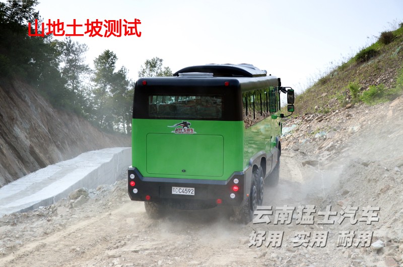 全驱越野客车,全地形客车,25座客车,6*6客车,车辆检测