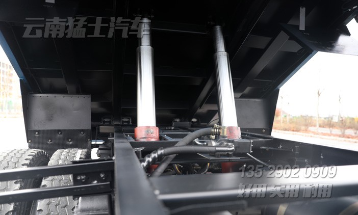 4吨自卸车,双油缸自卸,边4底5田字格自卸,4x4自卸车