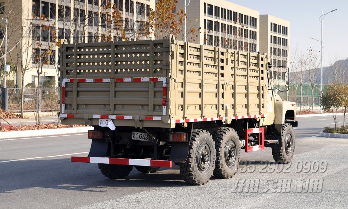 东风EQ240,二汽尖头车,六驱越野车配置,经典尖头车