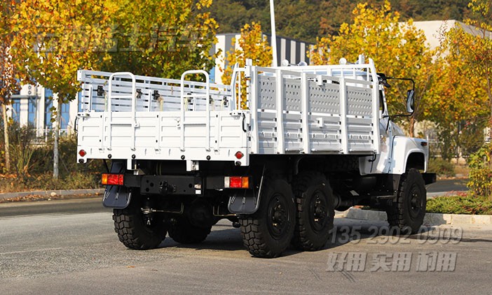 山地卡车,多功能山地卡车,全驱运输车,东风EQ240,越野载货汽车