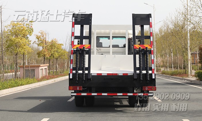 平板挖机车,挖掘机运输车,挖机托运平板车,钩机板,液压爬梯车