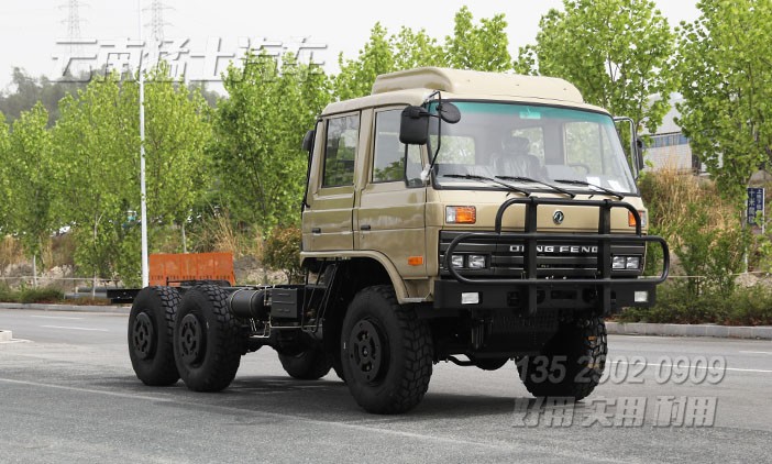 东风EQ2102NJ,六驱越野卡车底盘,越野专用车底盘,东风153高配,210马力双排卡车,轮胎充放气,后置绞盘