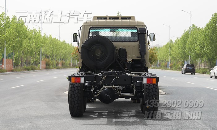东风EQ2102NJ,六驱越野卡车底盘,越野专用车底盘,东风153高配,210马力双排卡车,轮胎充放气,后置绞盘