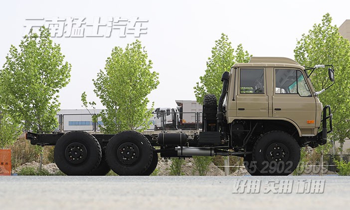 东风EQ2102NJ,六驱越野卡车底盘,越野专用车底盘,东风153高配,210马力双排卡车,轮胎充放气,后置绞盘