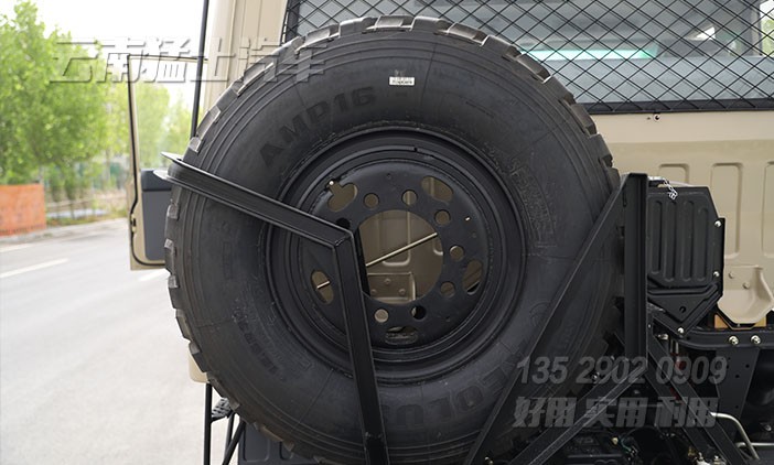 东风EQ2102NJ,六驱越野卡车底盘,越野专用车底盘,东风153高配,210马力双排卡车,轮胎充放气,后置绞盘