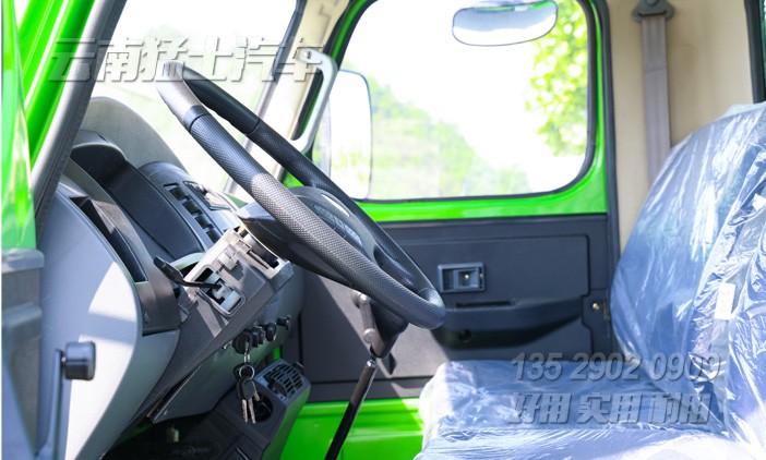 出口车定制,出口型越野车,东风240,EQ2082越野卡车,六驱货车