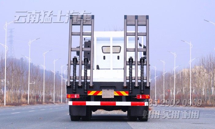 挖机运输车,平板运输车,四桥平板车,重型平板车,8米平板车