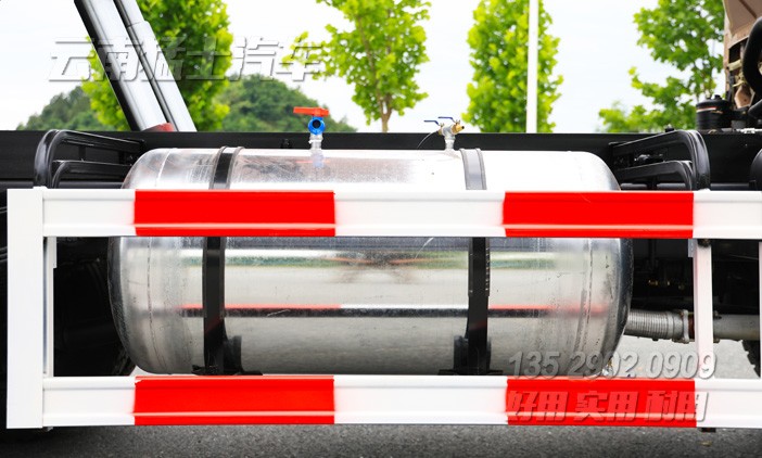 东风轻卡,4吨自卸车,小四驱自卸车,全驱越野车,自卸车配置报价,东风4×4