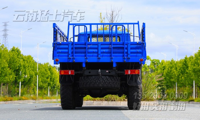 东风6*6,EQ2100,长头越野卡车,平板载货汽车,4.8米货箱