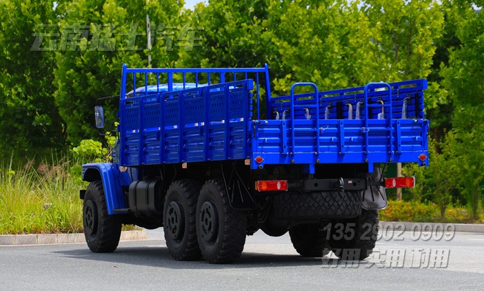 东风6*6,EQ2100,长头越野卡车,平板载货汽车,4.8米货箱
