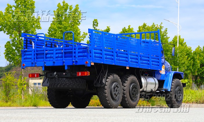 东风6*6,EQ2100,长头越野卡车,平板载货汽车,4.8米货箱