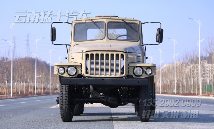 升级款EQ2082,六驱后八轮,长头后双胎,6×6尖头,越野专用车底盘,底盘改装