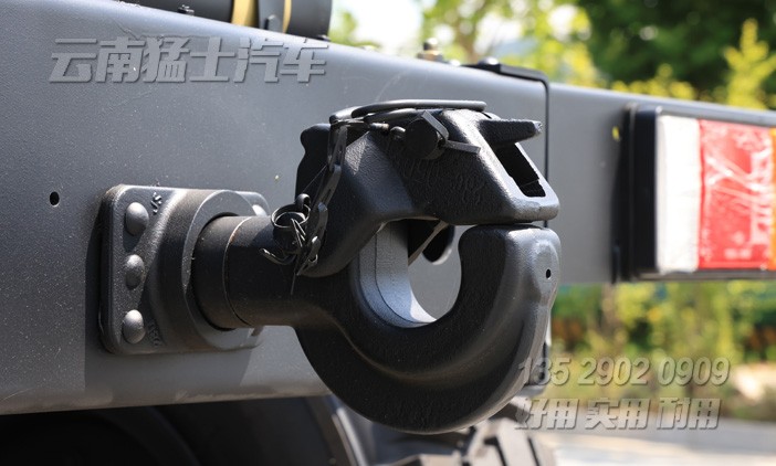 东风经典卡车,EQ2082E6DJ,全驱越野底盘,老东风尖头,长头六驱卡车,底盘改装