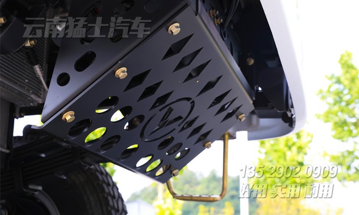 全驱山地运输车,4×4轻型卡车,卡车二类底盘,小型特种车底盘,特种车底盘改装厂家,东风轻卡底盘,二类底盘出口