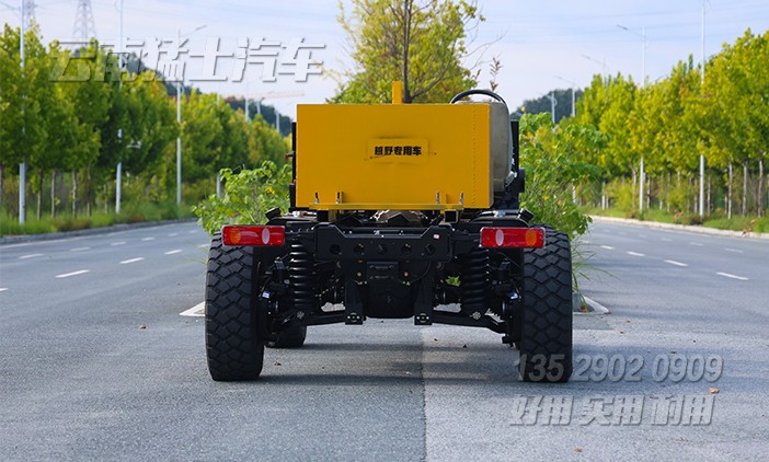 独立悬挂底盘,艾利逊自动挡底盘,330马力三类底盘,13吨四驱底盘,三类底盘出口